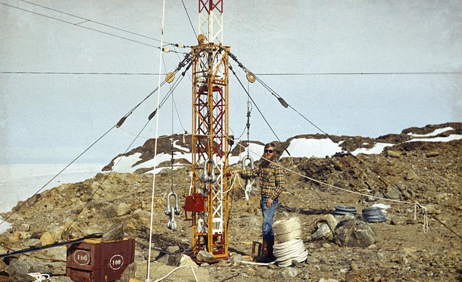 Hightech anno 1976 - Die Antennen der Georg-Forster-Station. Die Amateurfunkstation der Georg-Forster-Station hatte das Rufzeichen Yankee 88 Papa Oscar Lima. Weitere Amateurfunkrufzeichenwaren: Y83ANT, Y90ANT. Foto: AWI