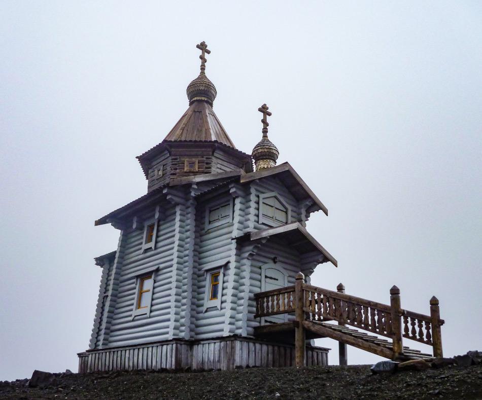 Die Dreifaltigkeitskirche der russischen Bellinghausen Station. (Foto: Katja Riedel)