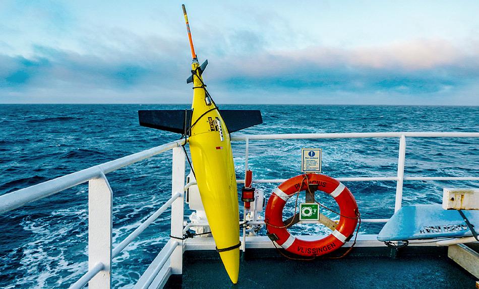 Der geborgene Seaglider an Bord der MV Â«PlanciusÂ». Seit 2008 setzt das Alfred-Wegener-Institut Unterwassergleiter ein, um ozeanographische Messungen in der nÃ¶rdlichen Framstrasse durchzufÃ¼hren. Foto: Katja Riedel